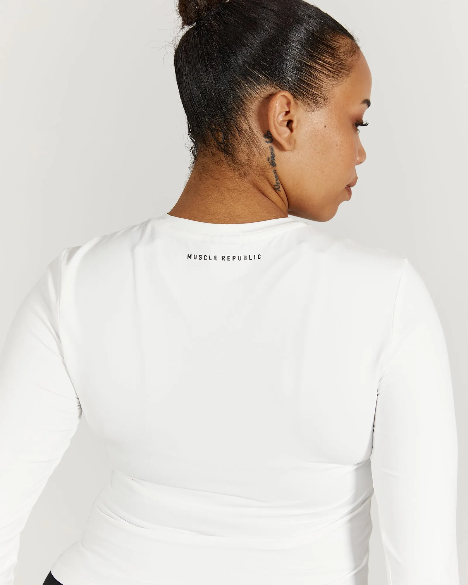 ATHLEISURE LONG SLEEVE TOP - OFF WHITE