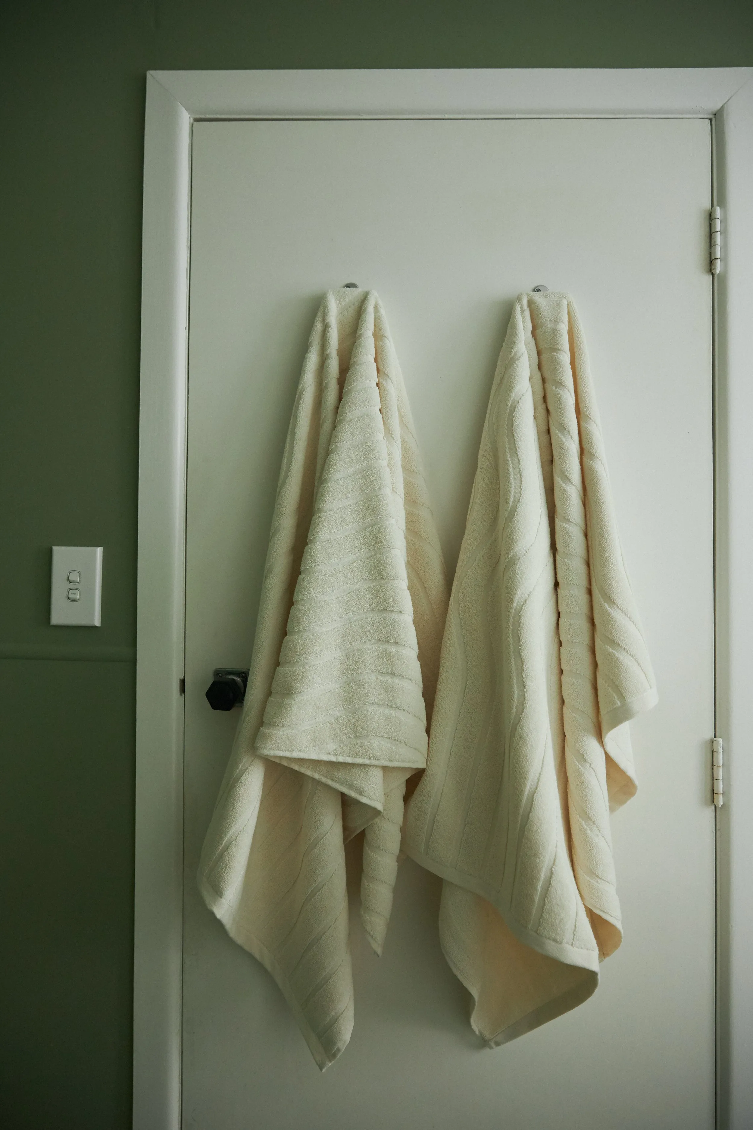 Baina | St Clair Bath Towel in Ivory