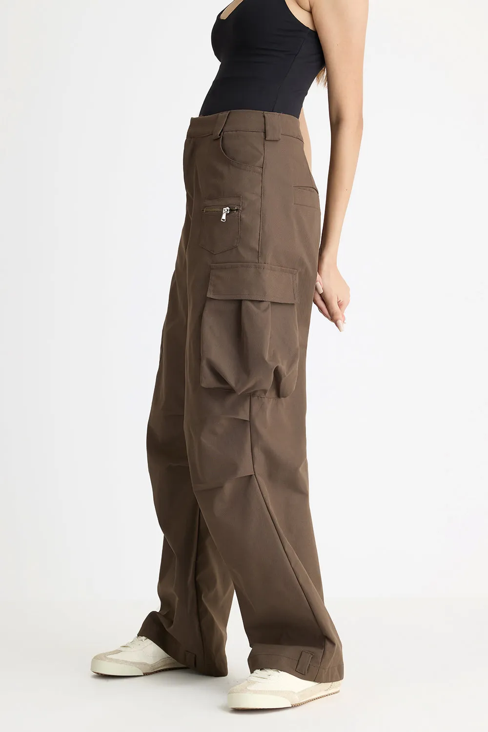 Brown Looper Cargos