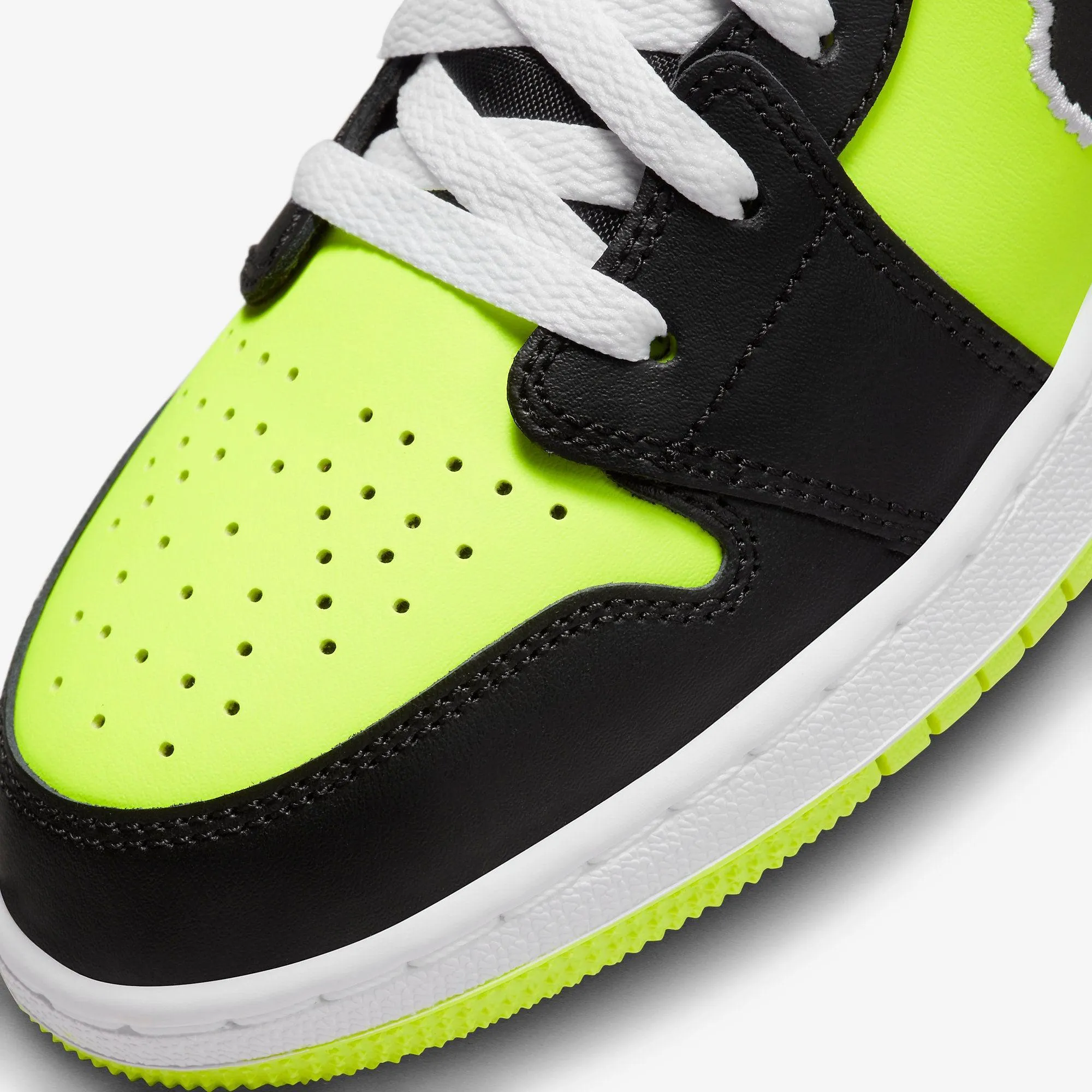 (GS) Air Jordan 1 Low SE 'Black Cat Volt' (2023) DX6666-701