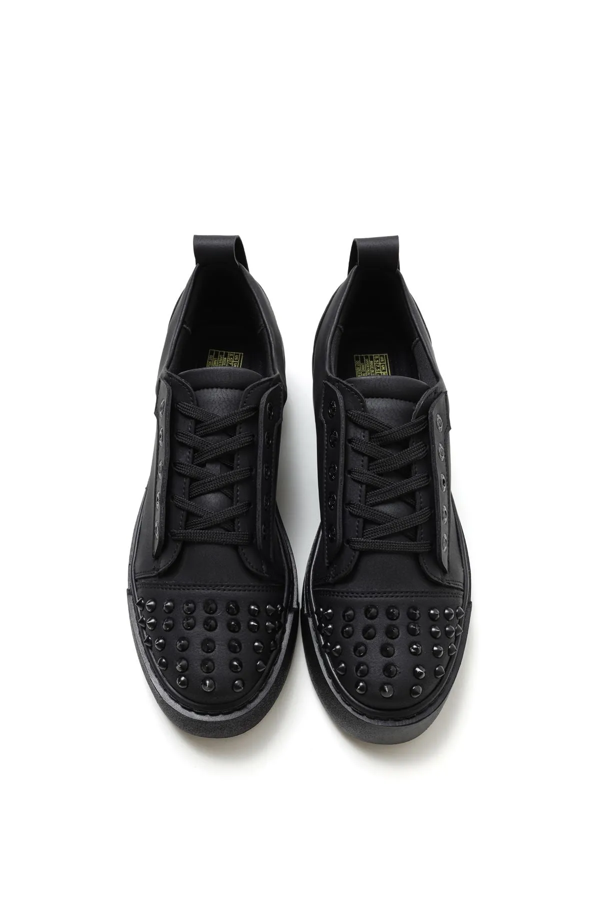 Triple Black Sneaker CH169